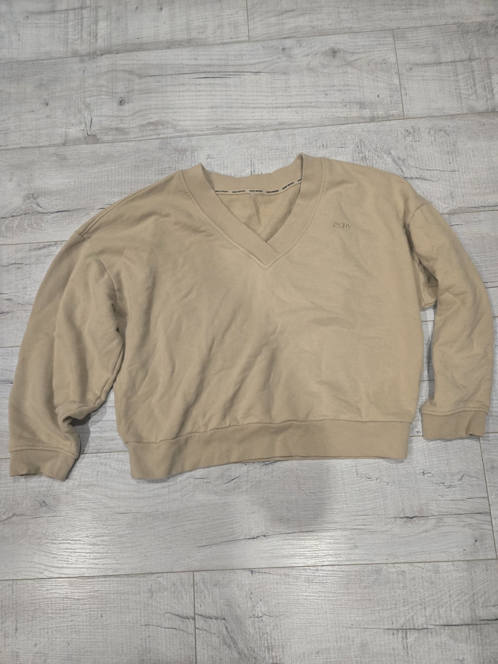 Dkny Women's V-Neck Sweater in Beige Size L NO TAGS
